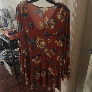Selling a long sleeve forever 21 flower dress size 1x